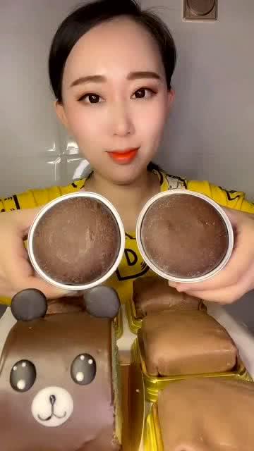 网红结巴女,勇敢发声，展现独特魅力