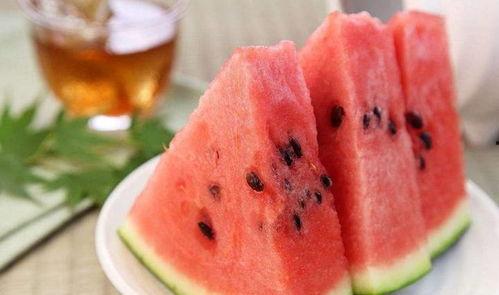 小朋友自己吃瓜,小朋友的自给自足美食之旅