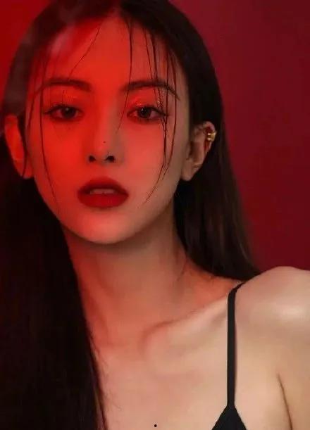 网红舔屏幕,揭秘网络时代的独特文化现象