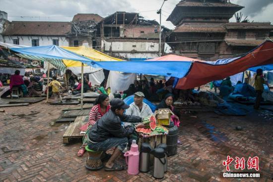 尼泊尔吃瓜视频,趣味横生的民俗风情