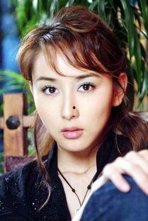 嘴巴上有颗痣的女明星